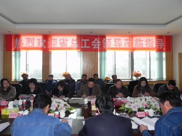 深入車間班組、“零距離”接觸職工、體驗(yàn)職工生活、傾聽職工心聲
